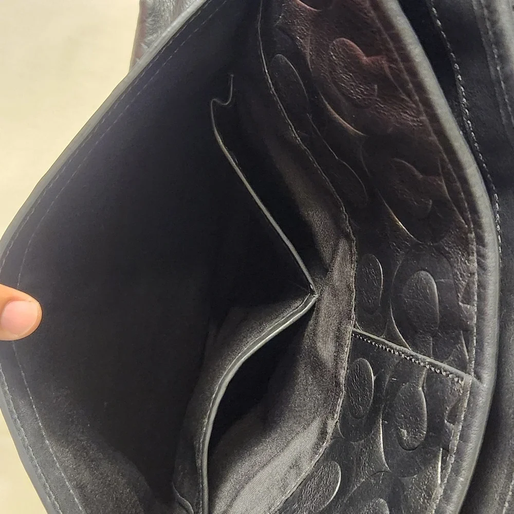 Coach Mens Messenger Bag Black‎ Leather Embossed Op Art Crossbody 70475
